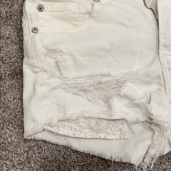 Shorts - Picture 2 of 4